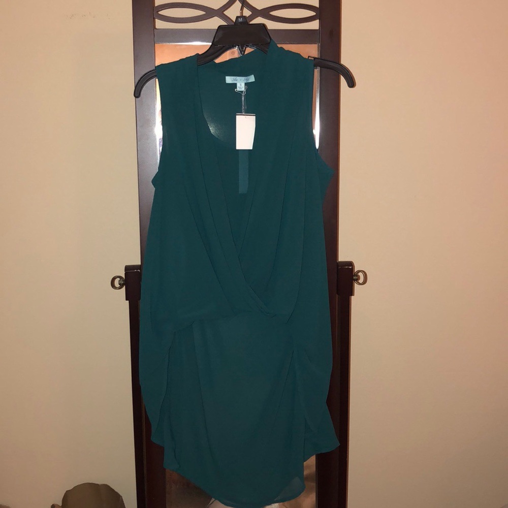 Sleeveless high low blouse